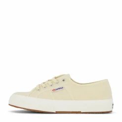 2750 Cotu Classic Beige Light Eggshell