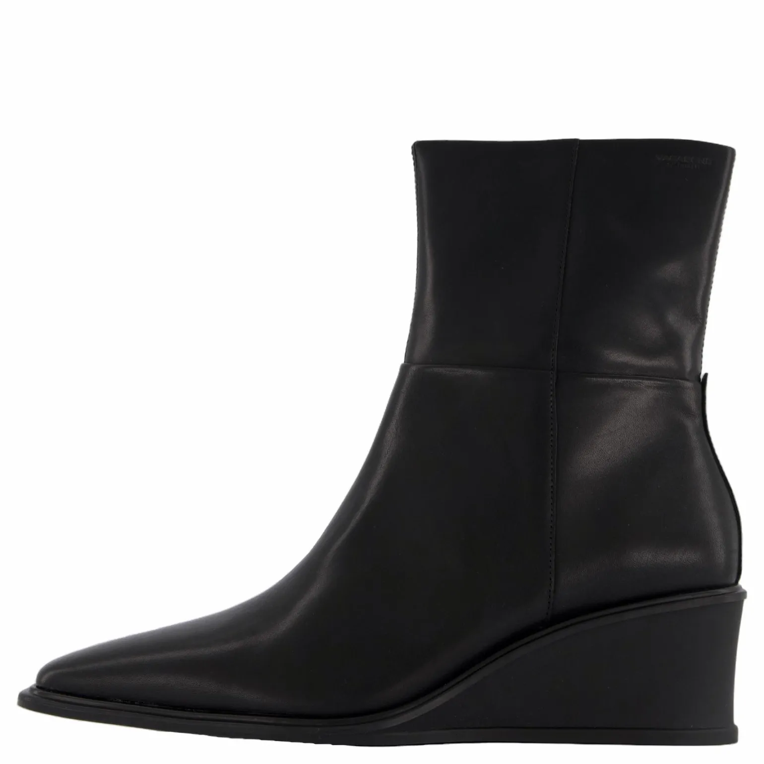 Aino Black