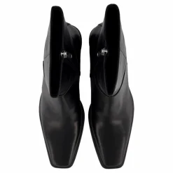 Aino Black