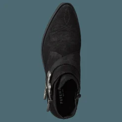 Carina Black