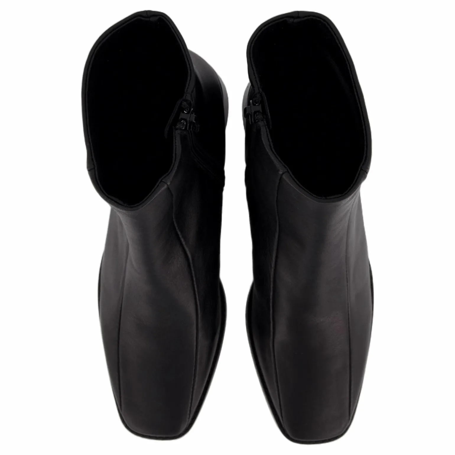 Pega Black