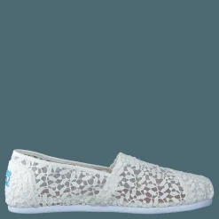 Seasonal Classics White Lace Leaves